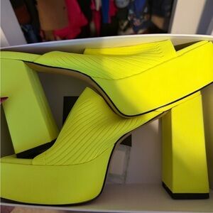 Eleven22 Starburst Collection Yellow Platform Heels